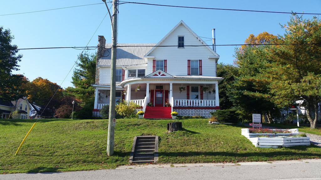 Bancroft Bed & Breakfast Bagian luar foto