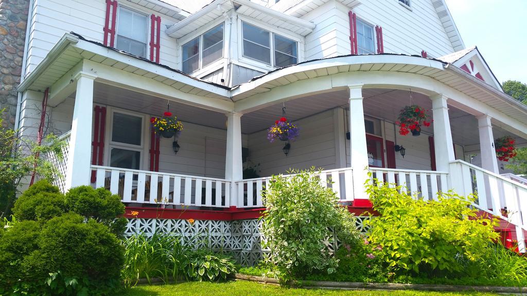 Bancroft Bed & Breakfast Bagian luar foto