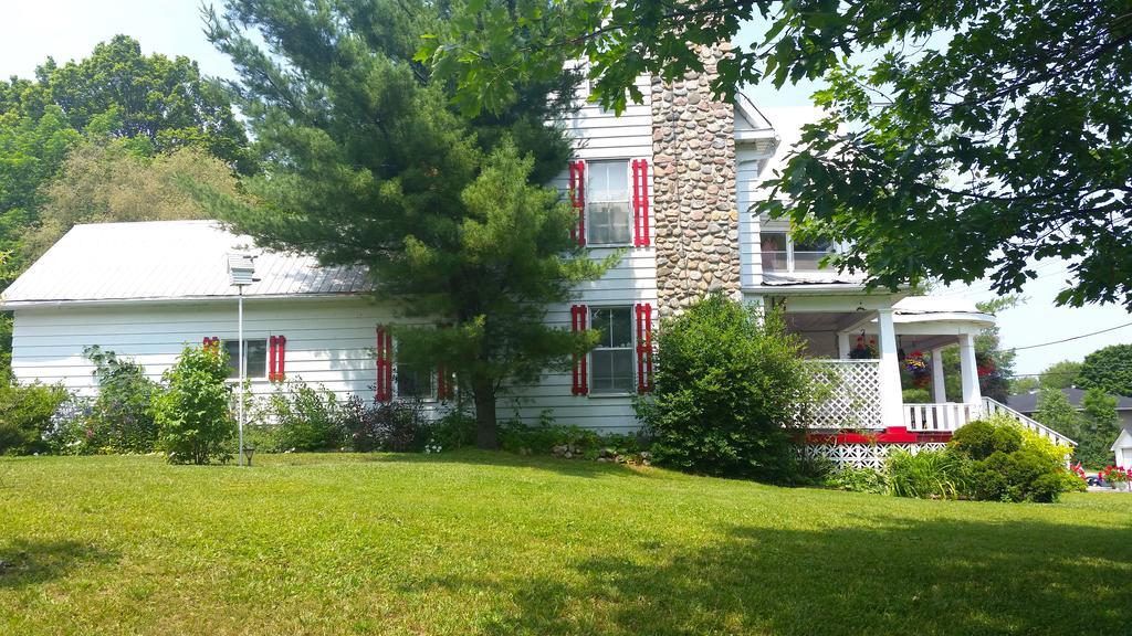 Bancroft Bed & Breakfast Bagian luar foto