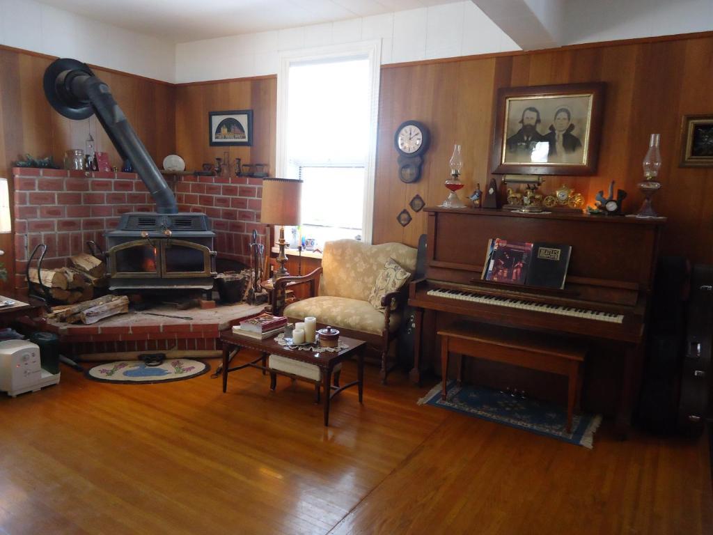 Bancroft Bed & Breakfast Bagian luar foto